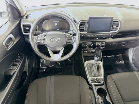 Certified 2024 Hyundai Venue SEL image 4