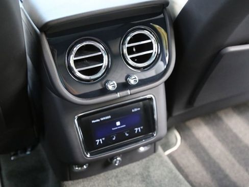 Used 2021 Bentley Bentayga image 65
