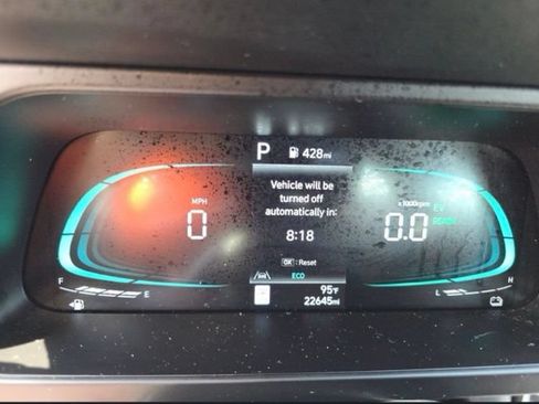 Used 2025 Hyundai Elantra Hybrid FWD image 11