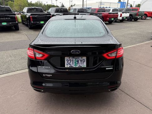 Used 2016 Ford Fusion Titanium FWD image 5