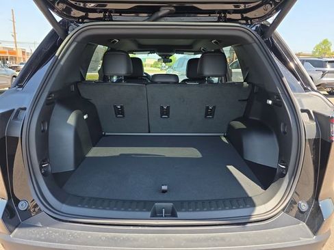 New 2026 Chevrolet Equinox LT w/ Convenience Package II image 13