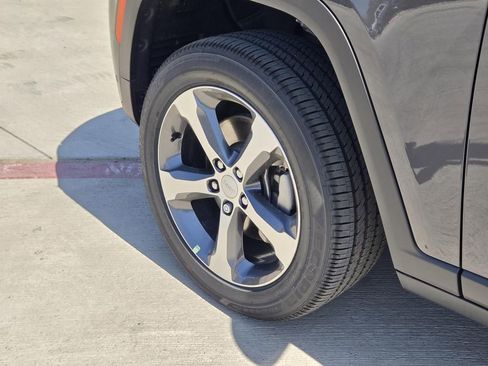New 2026 Jeep Grand Cherokee L Limited w/ Luxury Tech Group II RWD image 6