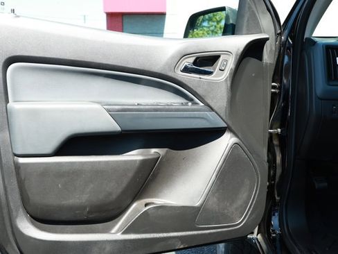 Used 2022 Chevrolet Colorado Z71 AWD/4WD image 22