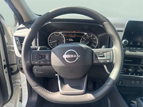 Certified 2025 Nissan Rogue SV AWD/4WD image 13