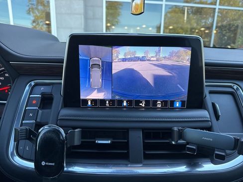 Used 2021 Chevrolet Tahoe High Country w/ Premium Package image 9