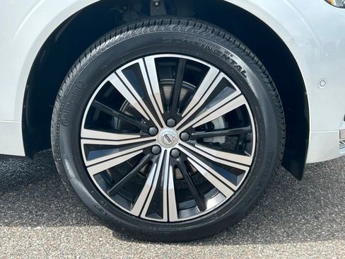 Used 2023 Volvo XC60 B5 Plus image 42