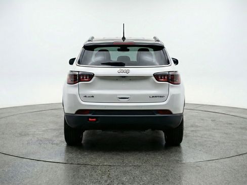 Used 2025 Jeep Compass Trailhawk AWD/4WD image 7
