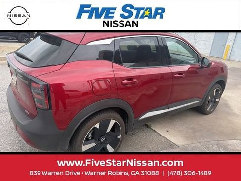 Used 2025 Nissan Kicks SR w/ SR Premium Package FWD image 6