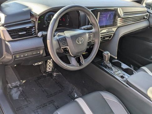 Used 2025 Toyota Camry SE FWD image 18