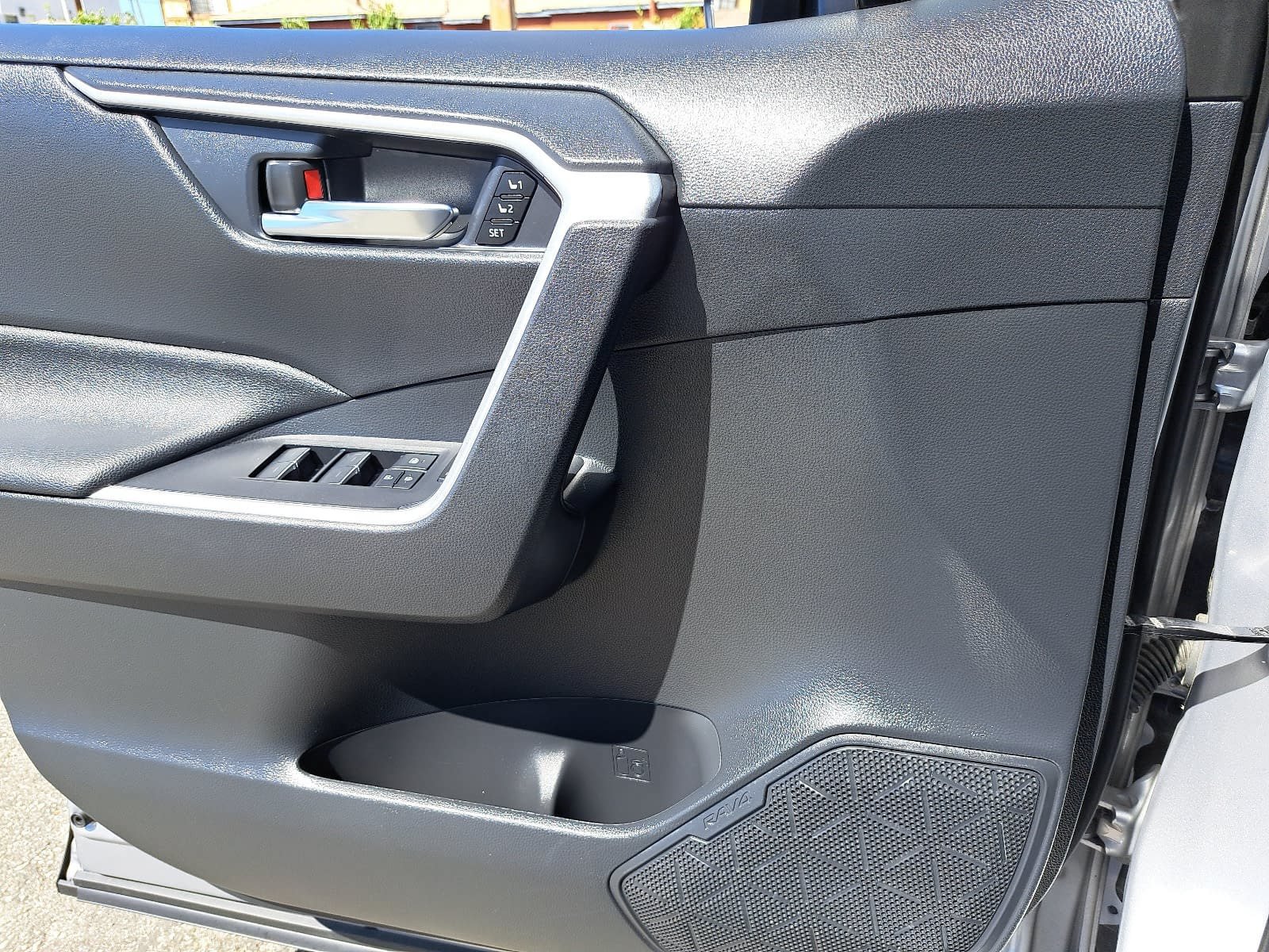 Used 2023 Toyota RAV4 XLE Premium AWD/4WD image 30