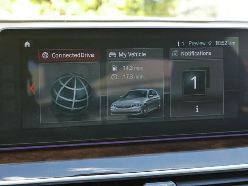 Used 2017 BMW 540i xDrive image 13