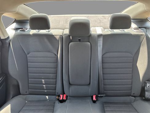 Used 2020 Ford Fusion SE FWD image 22