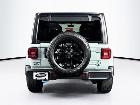Used 2023 Jeep Wrangler Unlimited Sahara w/ Cold Weather Group AWD/4WD image 14