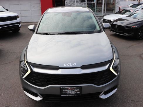 Used 2024 Kia Sportage LX image 9