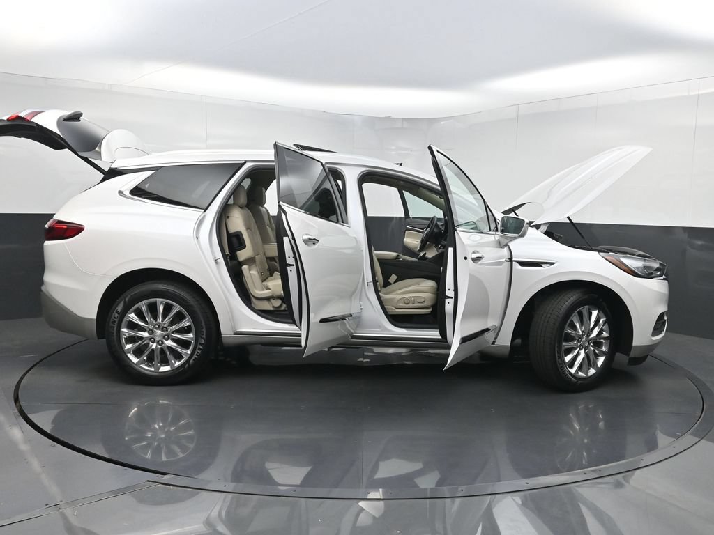 Used 2018 Buick Enclave Premium w/ Experience Buick Package FWD image 37