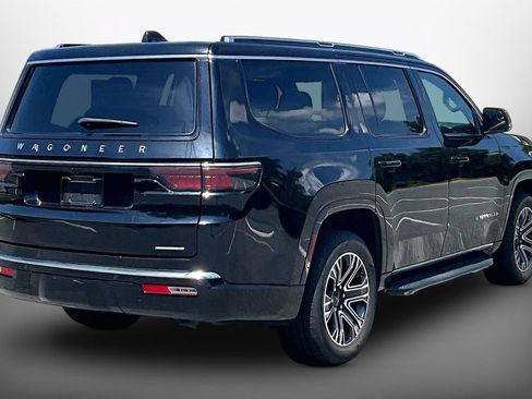 Certified 2024 Jeep Wagoneer Series II AWD/4WD image 8