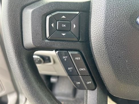 Used 2017 Ford F150 XLT image 12