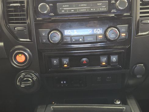Used 2023 Nissan Titan PRO-4X w/ Pro-4x Convenience Package AWD/4WD image 22