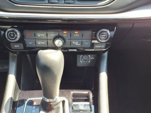 Used 2025 Jeep Compass Trailhawk w/ Trailer Tow Group image 25