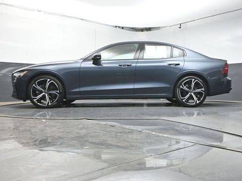 Certified 2025 Volvo S60 B5 Core AWD/4WD image 34