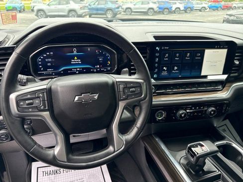 Used 2024 Chevrolet Silverado 1500 RST AWD/4WD image 19