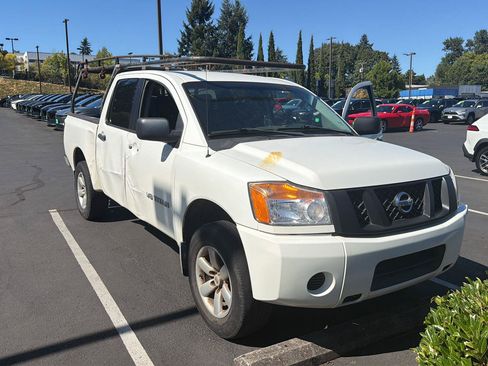Used 2015 Nissan Titan S AWD/4WD image 7
