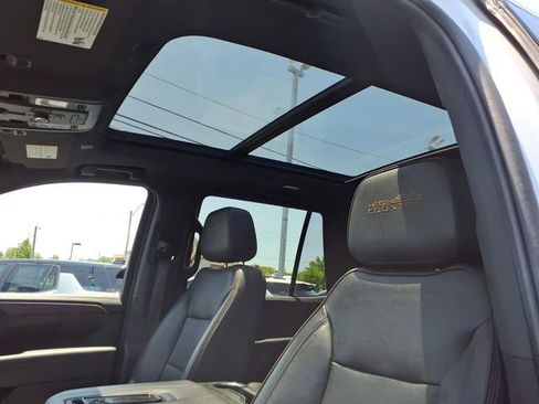 Used 2022 Chevrolet Tahoe High Country AWD/4WD image 18