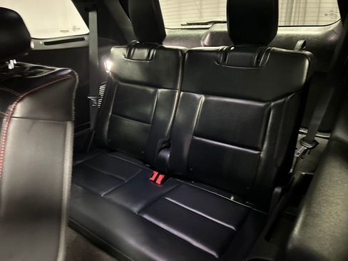 Used 2025 Ford Explorer ST-Line w/ ST-Line Street Pack image 24