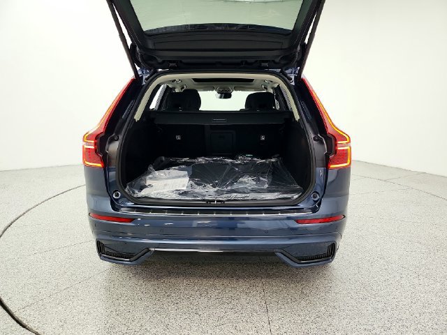 New 2027 Volvo XC60 B5 Core AWD/4WD image 19