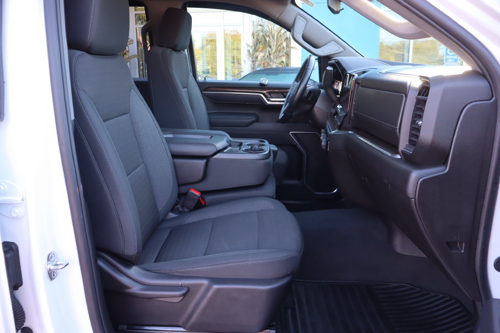 Used 2025 Chevrolet Silverado 1500 RST AWD/4WD image 17