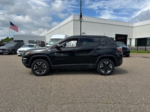 Used 2018 Jeep Compass Trailhawk w/ Leather Interior Group AWD/4WD image 4
