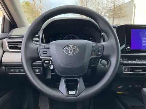 Used 2026 Toyota Camry LE w/ Convenience Package image 19