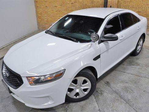 Used 2014 Ford Taurus Police AWD image 2