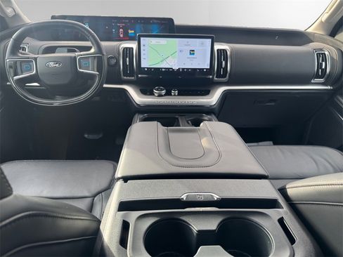 Certified 2025 Ford Expedition Max Platinum image 10