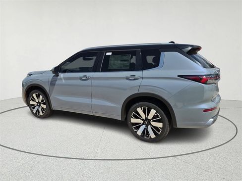 New 2025 Mitsubishi Outlander SEL image 8