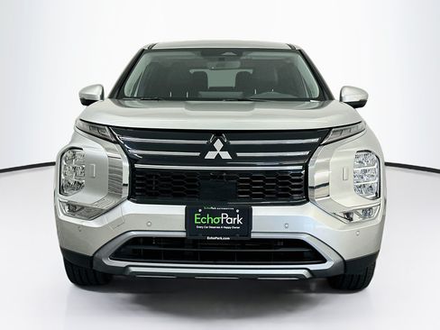 Used 2025 Mitsubishi Outlander SE AWD/4WD image 2