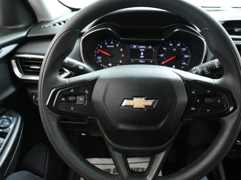 Certified 2023 Chevrolet TrailBlazer LT w/ Convenience Package FWD image 12