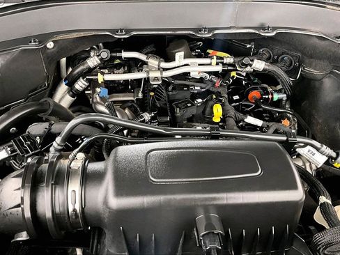 Used 2022 Ford Explorer XLT RWD image 9