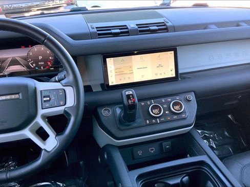 Used 2024 Land Rover Defender 110 S image 6