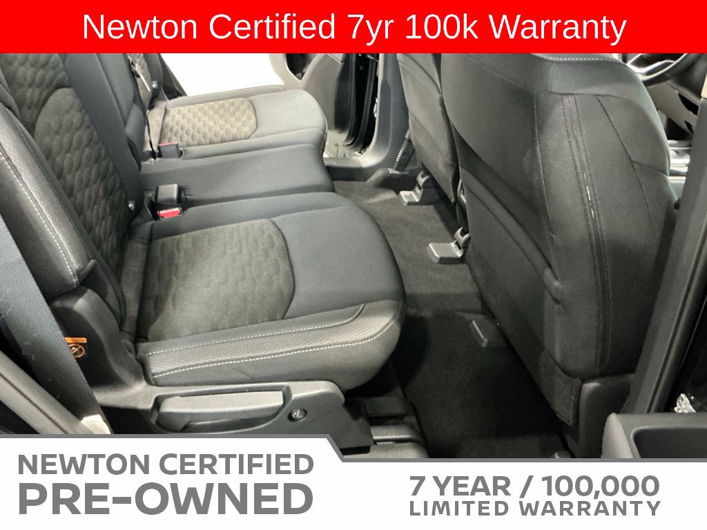 Used 2025 Nissan Pathfinder SV FWD image 17
