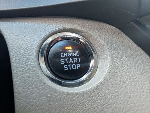 Used 2015 Toyota Sienna XLE Premium FWD image 14