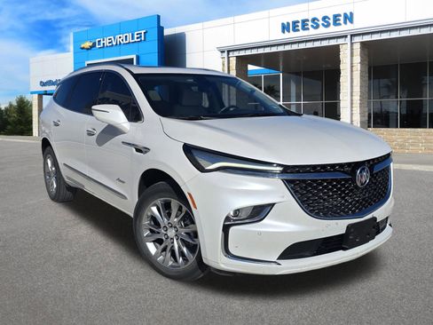 Used 2022 Buick Enclave Avenir w/ Trailering Package, 5000 lbs. image 1