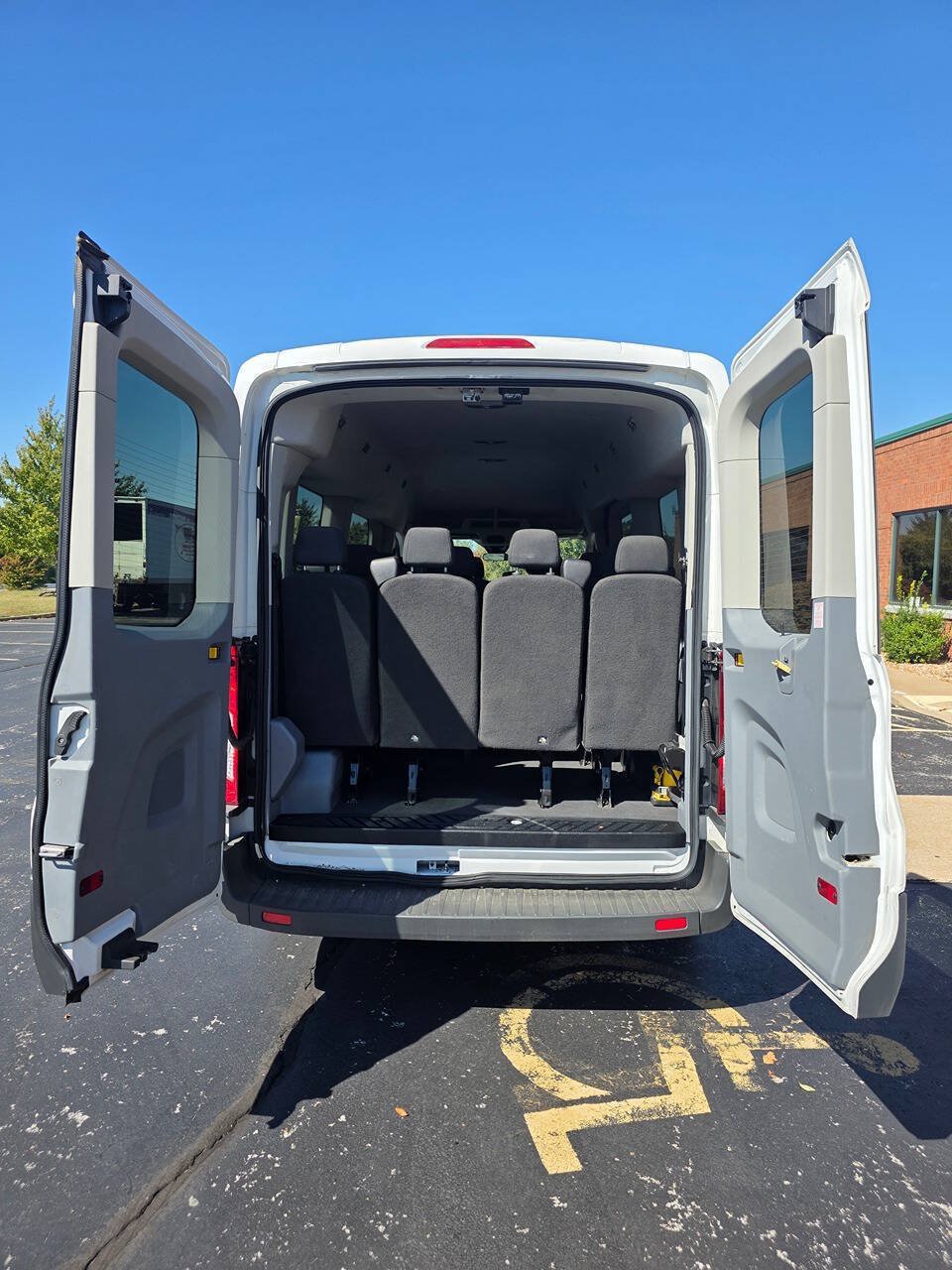 Used 2017 Ford Transit 350 XLT RWD image 9