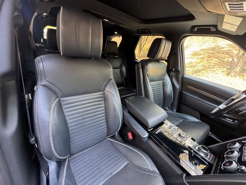 Used 2017 Land Rover Discovery HSE Luxury AWD/4WD image 39