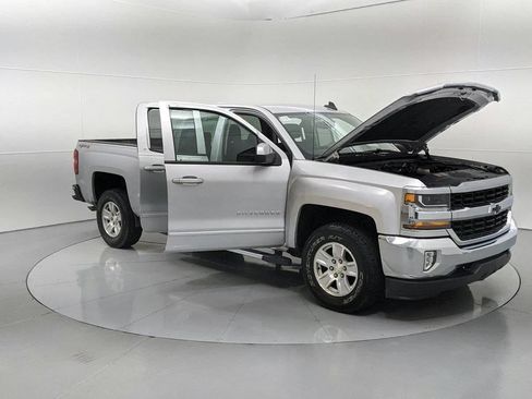 Used 2017 Chevrolet Silverado 1500 LT w/ All Star Edition AWD/4WD image 9