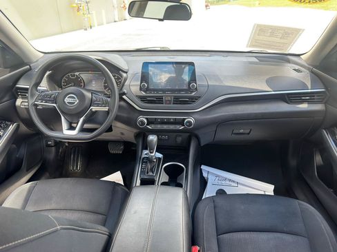 Used 2021 Nissan Altima 2.5 SV FWD image 15