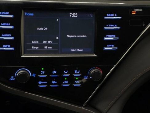 Used 2018 Toyota Camry LE w/ Convenience Package image 14