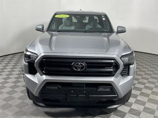 Used 2025 Toyota Tacoma SR5 AWD/4WD video 2