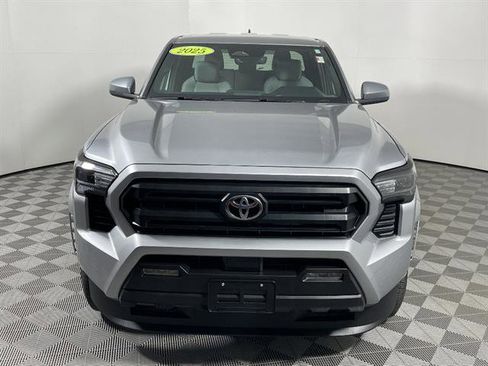 Used 2025 Toyota Tacoma SR5 AWD/4WD image 2
