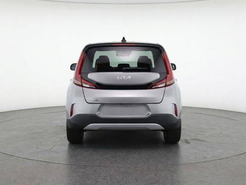 Used 2025 Kia Soul LX w/ LX Technology Package FWD image 7